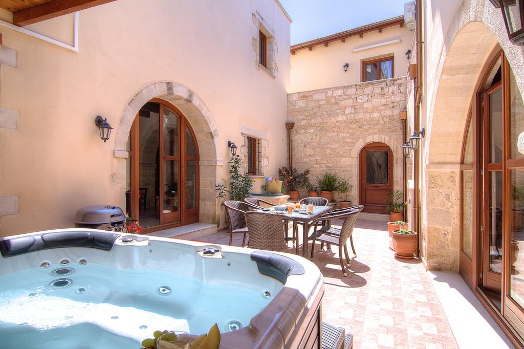 Askoutsi Manor, A Natural Tranquil Retreat, By Thinkvilla Agios Ioannis  Luaran gambar